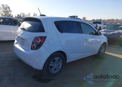 2015 Chevrolet Sonic Lt Auto z USA, uszkodzony, nr VIN 1G1JC6SG5F4207681